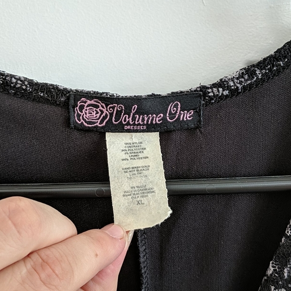 Volume One Dress - Picture 3 of 7